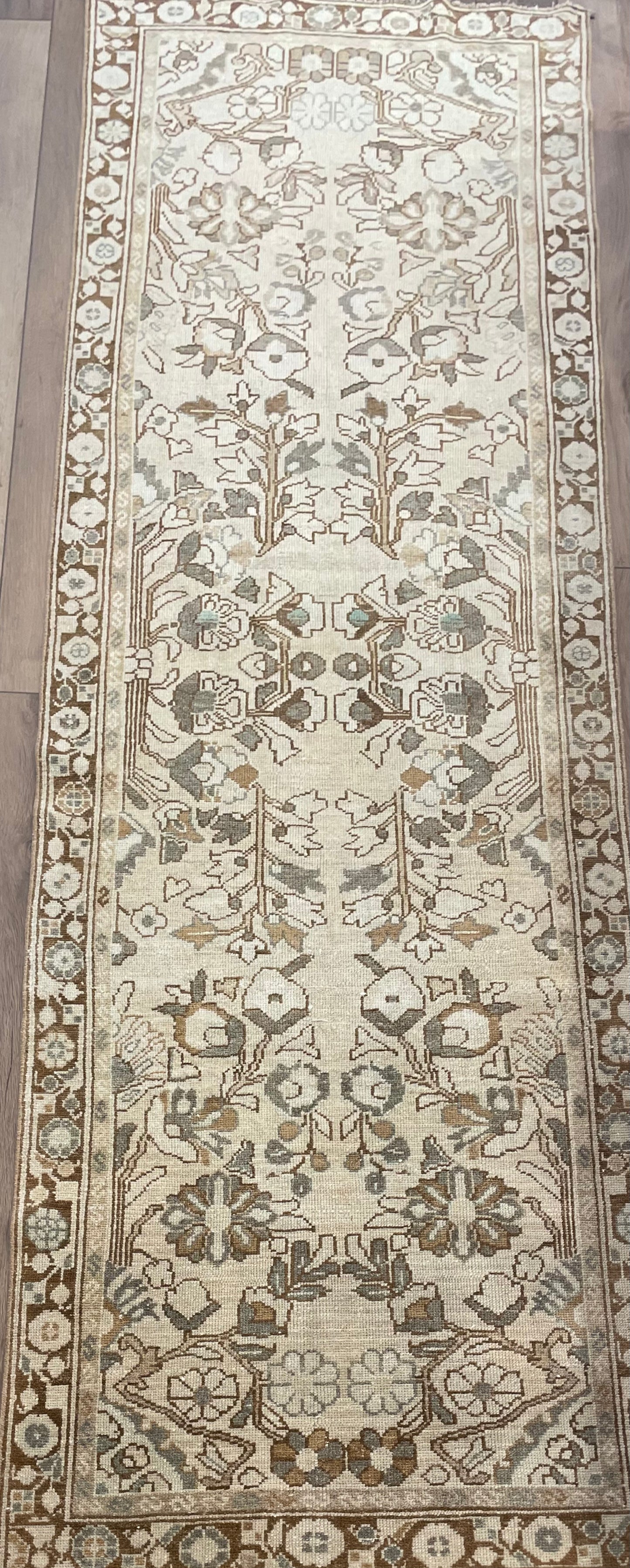 Vintage Rug neutral green
